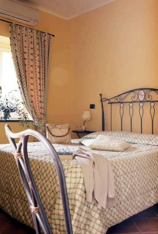 Uliveto Saglietto Agriturismo A Poggi Apartments Imperia Rom bilde