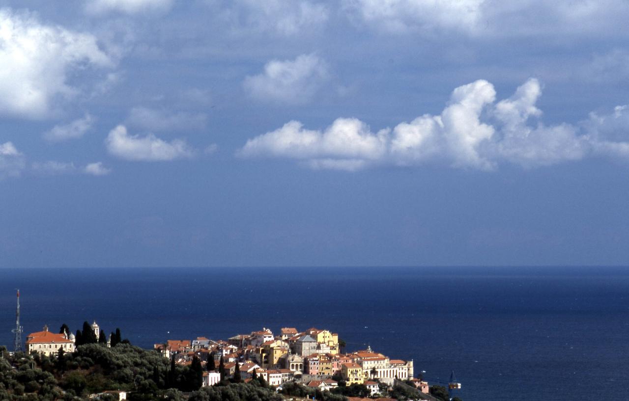 Uliveto Saglietto Agriturismo A Poggi Apartments Imperia Eksteriør bilde