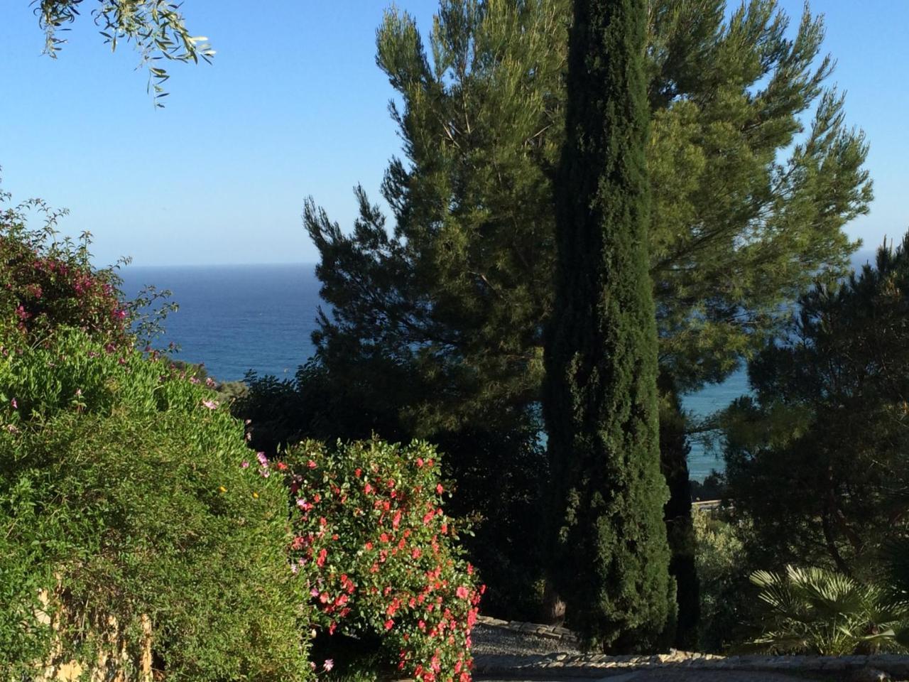 Uliveto Saglietto Agriturismo A Poggi Apartments Imperia Eksteriør bilde